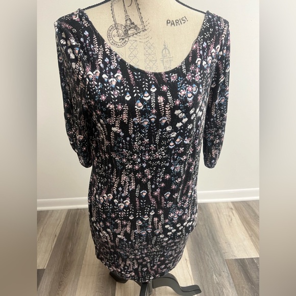 Black Floral Maternity Top! - Picture 3 of 15